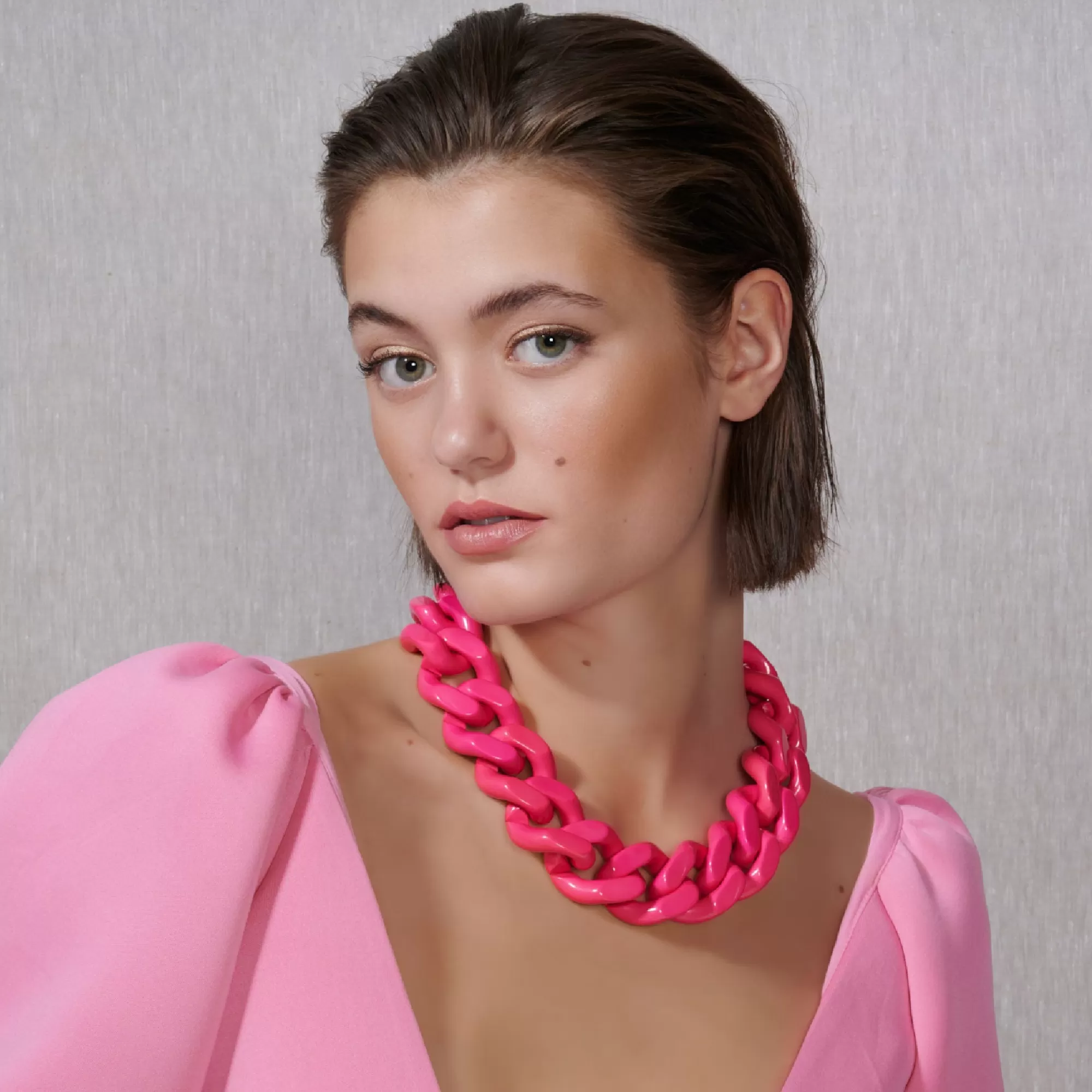 Shop Vanessa Baroni Big Flat Chain Necklace Pink